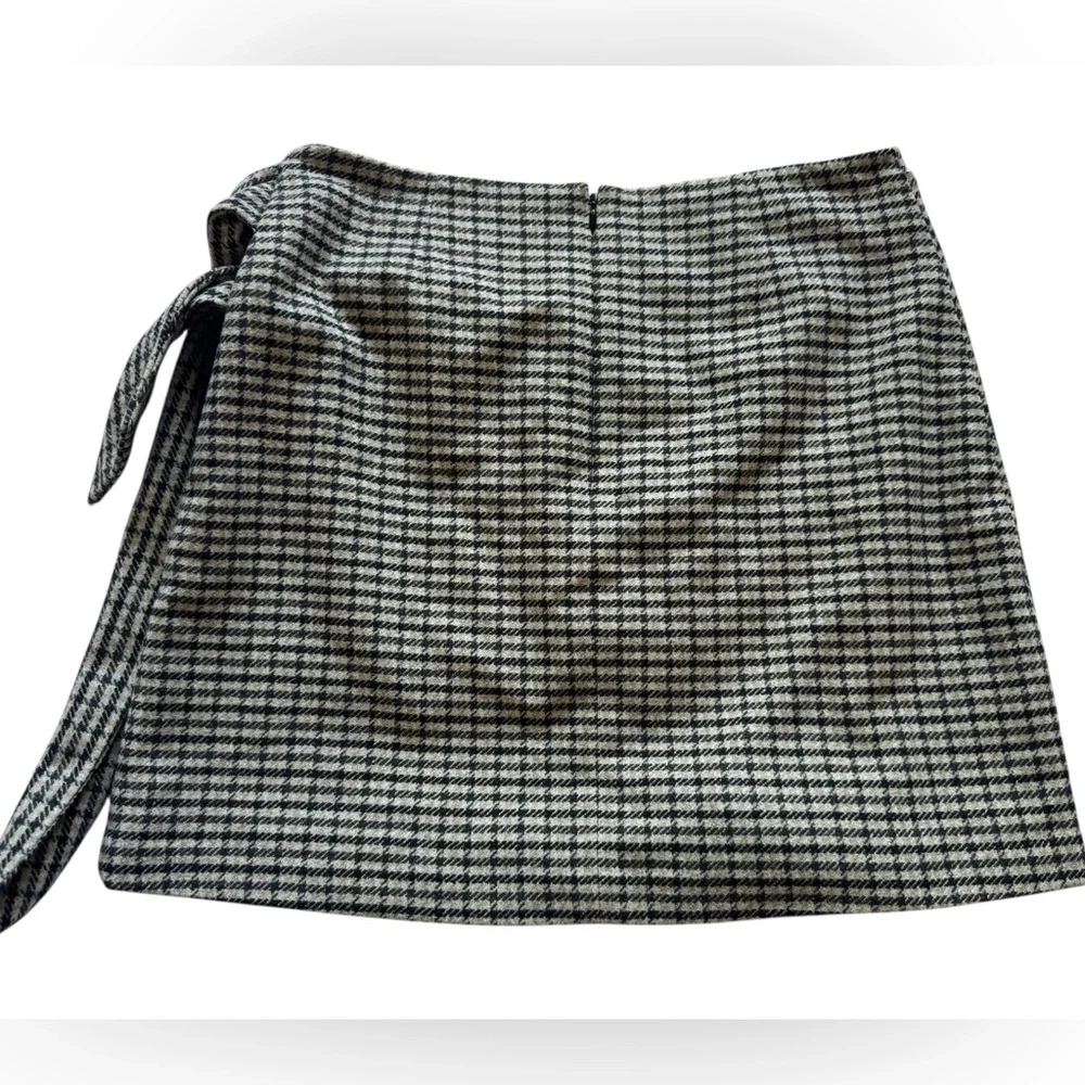 Aritzia Wilfred Dorine Front Wrap Wool Cashmere Blend Plaid Mini Skirt Size 6 - Picture 6 of 8